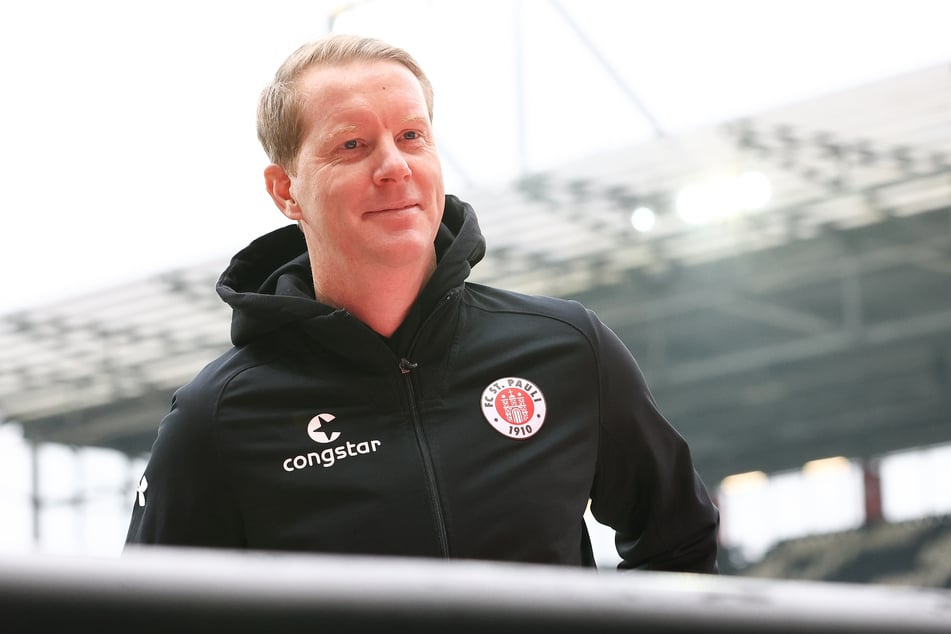 Paulis Trainer Timo Schultz (43).