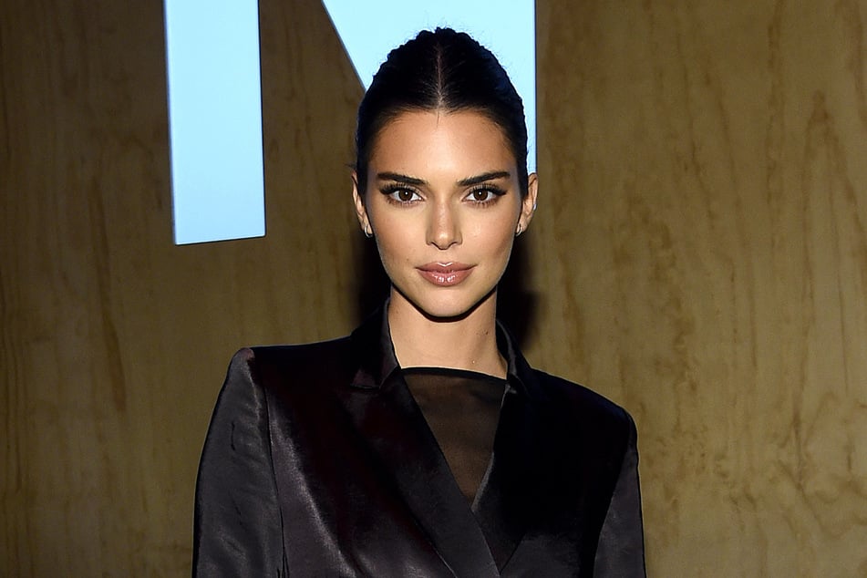 Kendall Jenner is back on the street turning heads in true Jenner style.