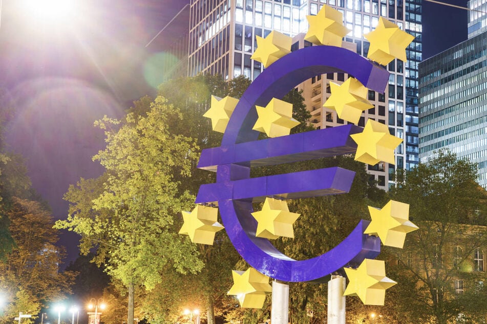 Das Euro-Symbol am Rande des Frankfurter Bankenviertels mutet gerade ein wenig zynisch an.