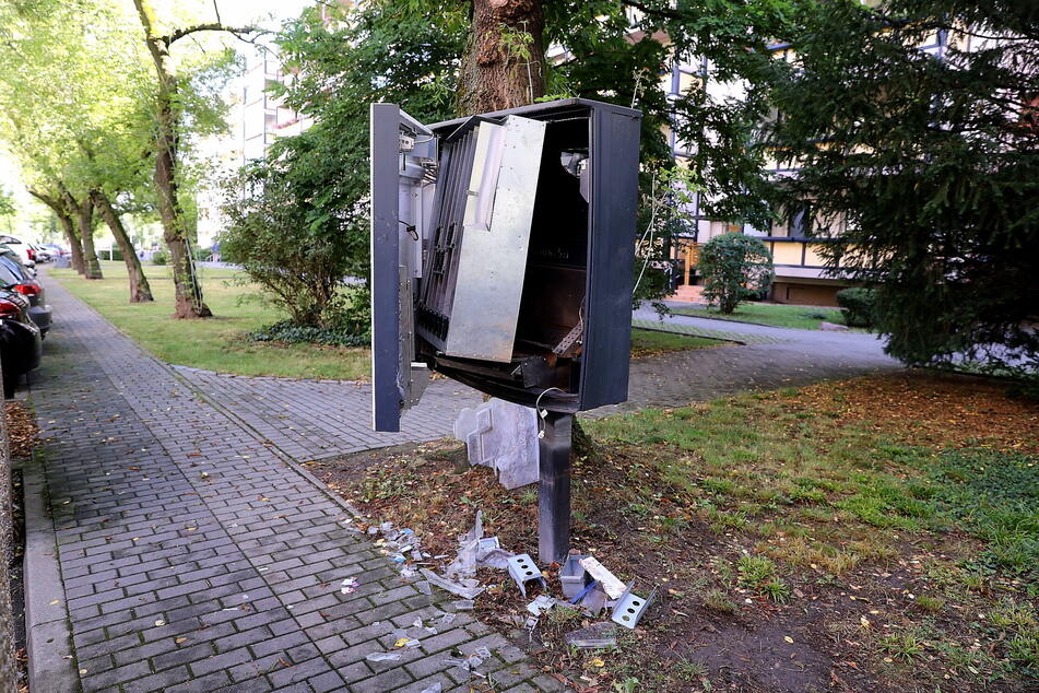 Nichts mehr übrig: Diesen Automaten auf der Georg-Palitzsch-Straße in Prohlis sprengte Marcus A. mit einem unbekannten Mittäter im Juli 2020 auf.