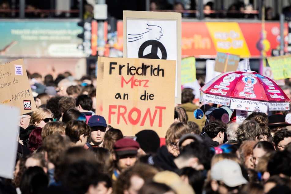 Die Schüler äußerten auf einer Demonstration ihren Unmut.