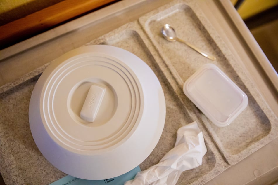 Nach Einschätzung der Deutschen Gesellschaft für Geriatrie erhalten viele Patienten in deutschen Krankenhäusern zu wenig Essen - mit gravierenden Folgen. (Symbolbild)