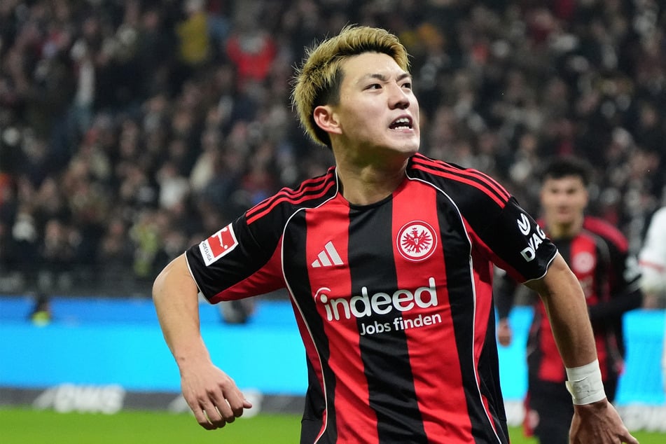 Ritsu Doan freut sich über seinen entscheidenden Treffer.