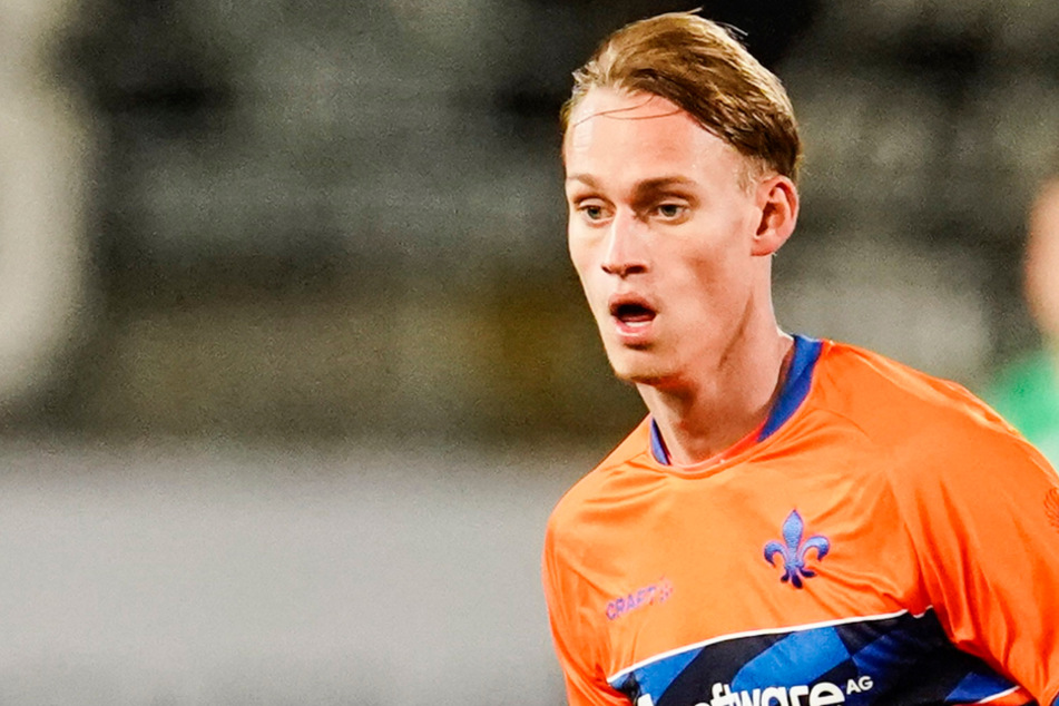Der 19-jährige Schwede Oscar Vilhelmsson wird dem SV Darmstadt 98 wegen eines Muskelfaserrisses vorerst fehlen.