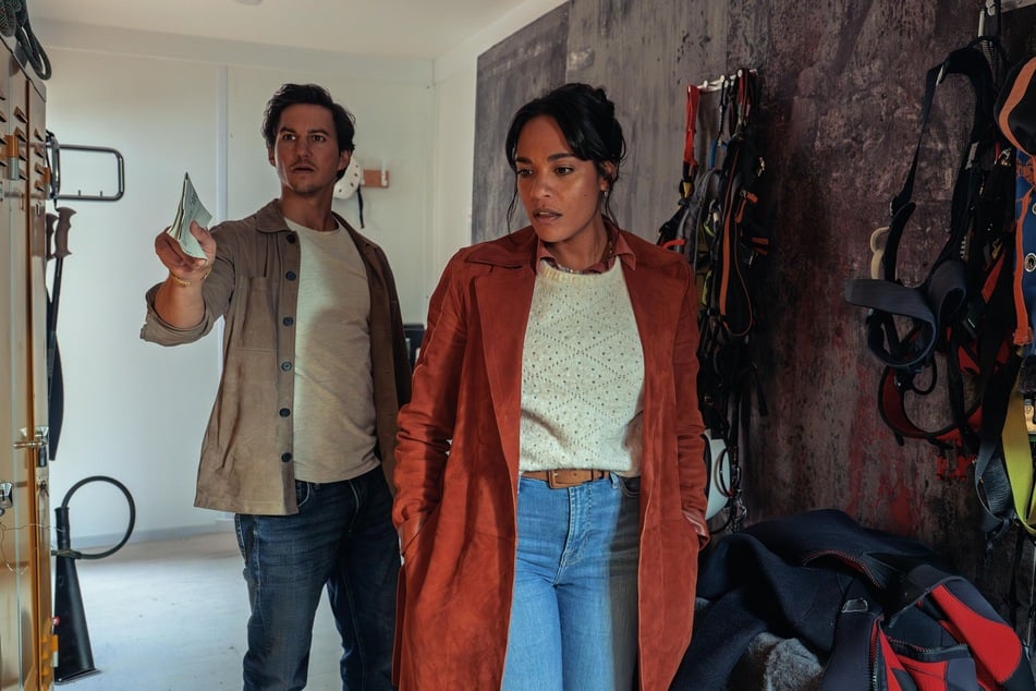 Jonas Becker und Dr. Marie Sonnleitner begeben sich in Lebensgefahr.