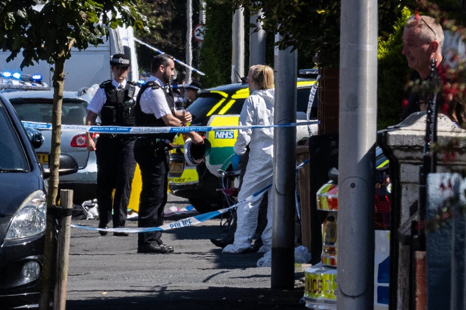 Messerattacke: Mann geht mit Messer auf Taylor-Swift-Workshop los: Zwei Kinder tot, mehrere kämpfen um ihr Leben