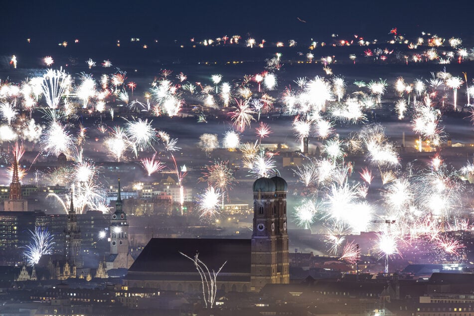 Um das private Feuerwerk in Zukunft weiter einzudämmen, wird nun das Konzept einer "Silvestermeile" in München diskutiert.