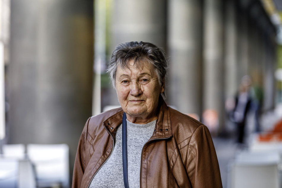 Inge Lange (83) aus Riesa kommt immer gern in die Karstadt-Filiale an der Prager Straße.