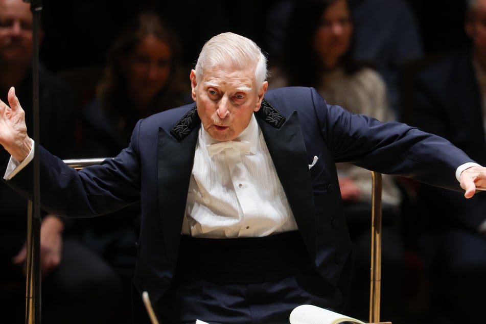 Zu seinem 100. Geburtstag will Herbert Blomstedt sein eigenes Geburtstagskonzert im Gewandhaus Leipzig dirigieren.