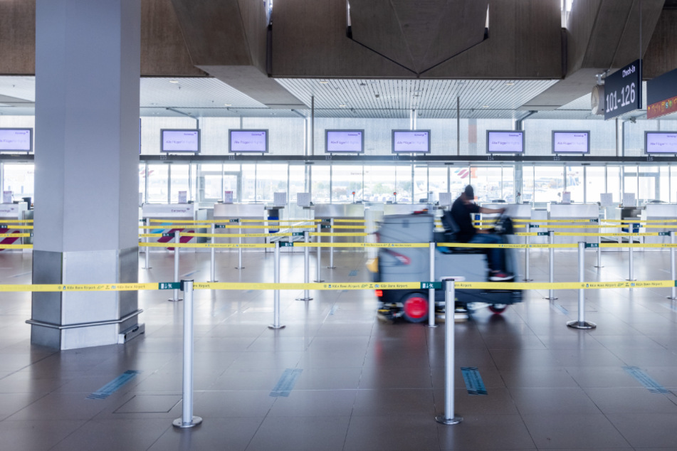 Zwischen Sonntag (22 Uhr) und Dienstag (6 Uhr) dürften die Check-In-Hallen am Flughafen Köln/Bonn überschaubar besucht werden.