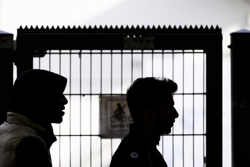 Mit sinnstiftenden Tätigkeiten in Vereinen und Organisationen sollen die Asylbewerber an den Arbeitsmarkt herangeführt werden. (Symbolfoto)