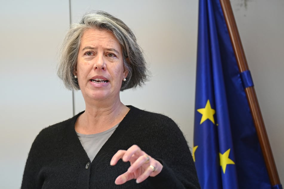 Sachsen-Anhalts Innenministerin Tamara Zieschang (55, CDU) spricht von einer hohen Anzahl von Verletzten nach den Fußball-Krawallen in Magdeburg.