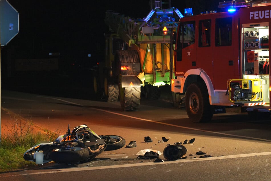Der 19-Jährige landete auf der Straße und verletzte sich durch den Unfall.