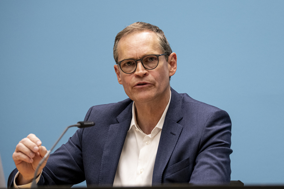 Michael Müller, regierender Bürgermeister von Berlin, spricht auf der Pressekonferenz nach der Senatssitzung zum weiteren Vorgehen zur Eindämmung der Corona-Pandemie.