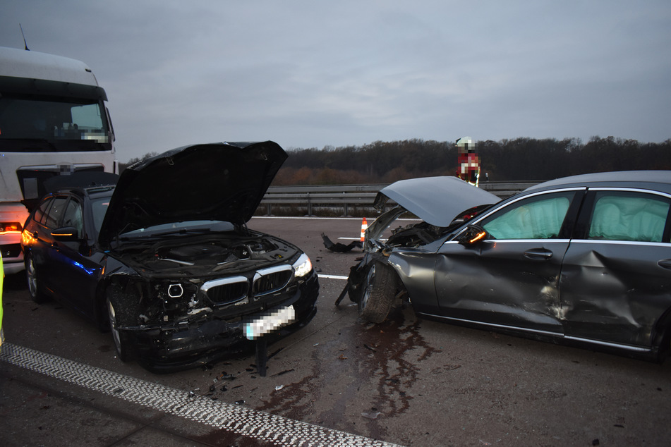 48.000 Euro Schaden bei Auffahrunfall auf A9: Zwei Personen verletzt