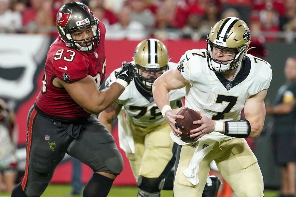 NFL: The Saints march into Tampa and shock the Bucs with a shut out!