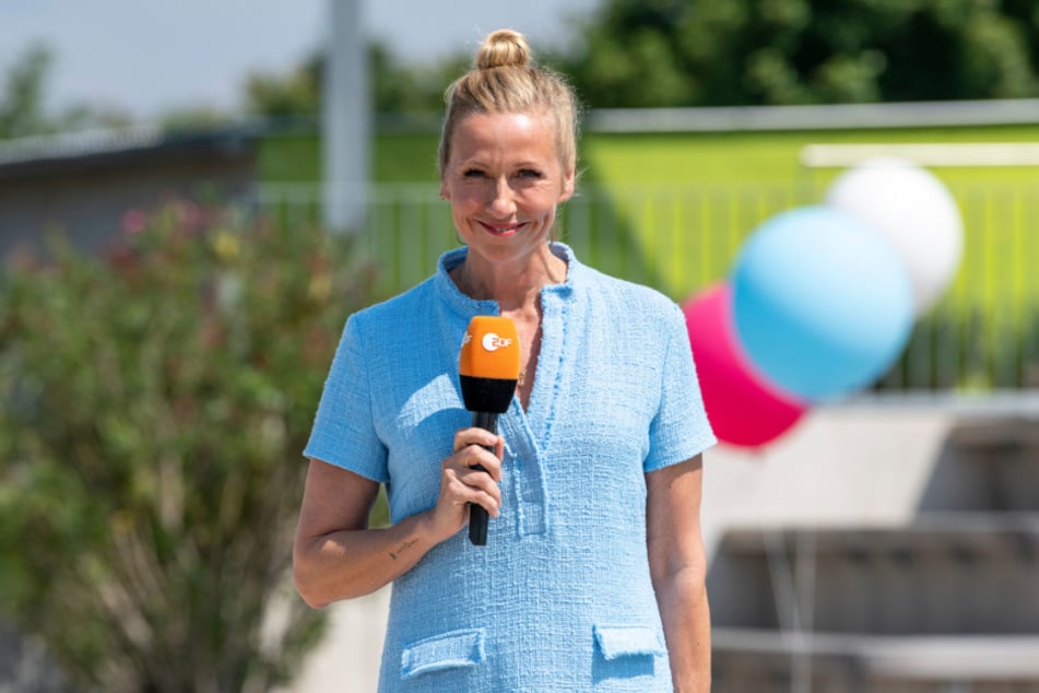 Moderatoren-Legende Andrea "Kiwi" Kiewel (59) wird mit ihrem ZDF-Fernsehgarten am Sonntag etwas später starten.