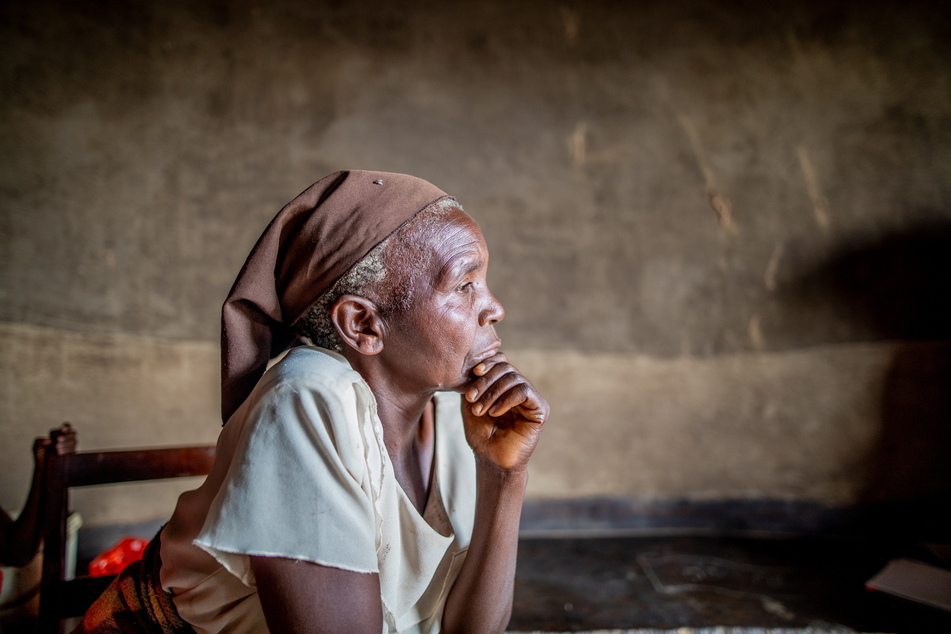 Das Leiden der Menschen in Afrika findet oft keine Beachtung in der breiten Öffentlichkeit. In Simbabwe ist die Ernährungslage unsicher, auch für die 61-jährige Esther.