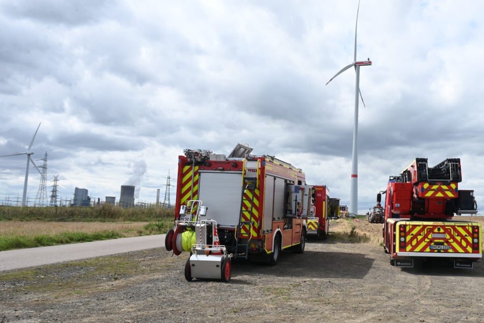 Die Pulheimer Feuerwehr war mit 14 Kräften und drei Fahrzeugen im Einsatz.