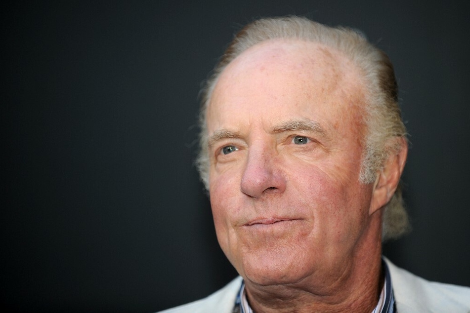 Legendary actor James Caan has passed away at the age of 82.