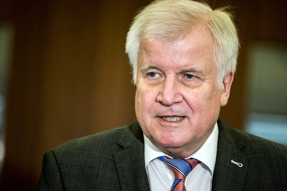 Horst Seehofer (CSU), Bundesminister des Innern, für Bau und Heimat, ist selbst ein großer Fußball-Fan.