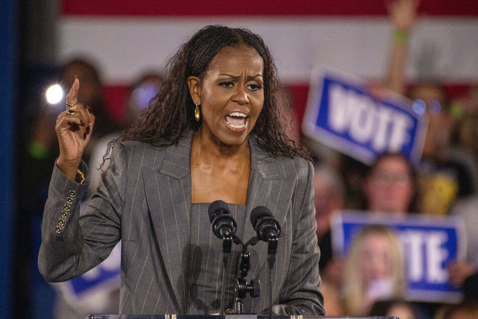 Mit einem kleinen Scherz kommentiert Michelle Obama (61) den Abriss des Weißen Hauses.