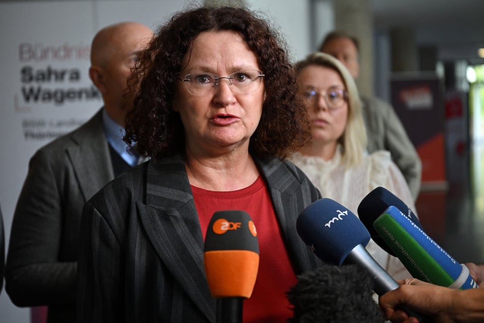 Sigrid Hupach (57), Vorsitzende der BSW-Fraktion in Thüringen, gab die Austritte bekannt.