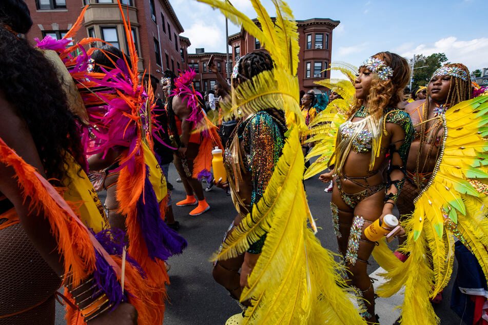 Beim "Caribbean Carnival" in der US-Stadt Boston geht es bunt zu. In diesem Jahr wurden die Feierlichkeiten von Schüssen überschattet.