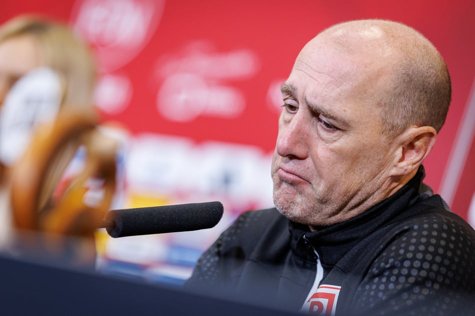 Patz war als Co-Trainer von Joe Enochs (53) nach Regensburg gekommen, übernahm dann im Oktober das Cheftrainer-Amt von ihm.