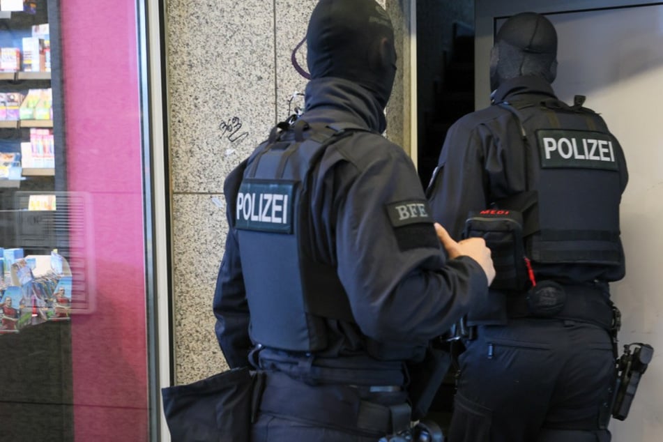 15-Jähriger soll Kundendaten von Versandhandel ausgespäht haben