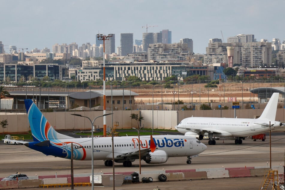Nach der Gewalttat in einem Cockpit einer Flydubai-Maschine ist einiges noch immer unklar. US-Medien berichten nun über brisante Infos zu dem mutmaßlichen Angreifer.