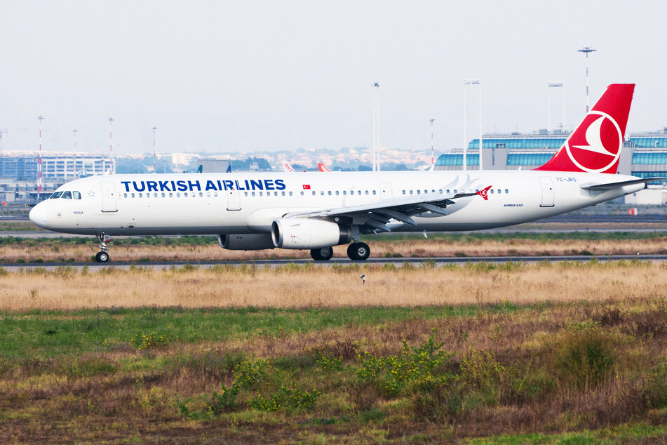 Auf einem Turkish-Airlines-Flug kam es zum Desaster für den 58-Jährigen und 134 weitere Reisende. (Symbolbild)