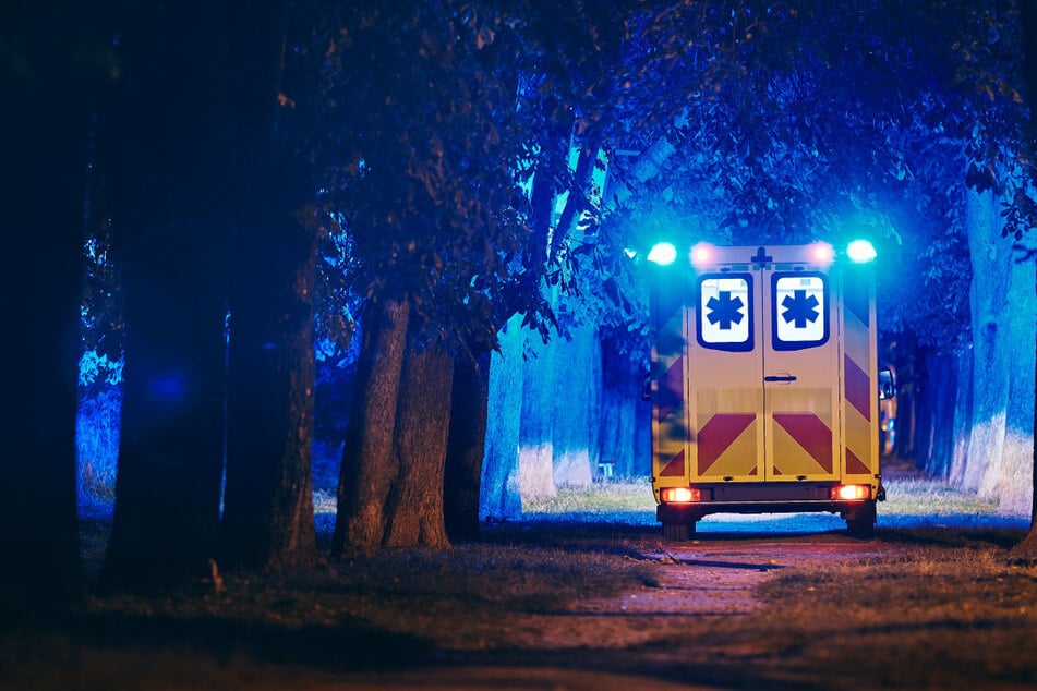 Einem 17-Jährigen ist der Drang nach einer Zigarette zum Verhängnis geworden. Er musste schwer verletzt in eine Klinik.