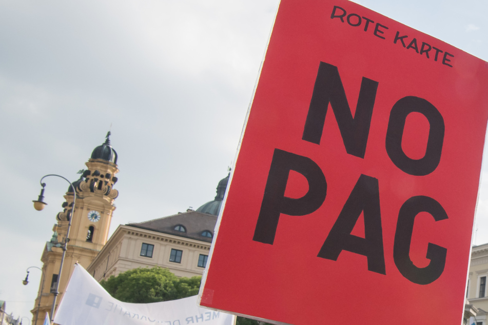 Ungeachtet massiver Kritik hatte der bayerische Landtag eine Reform des Polizeiaufgabengesetzes beschlossen. (Symbolbild)