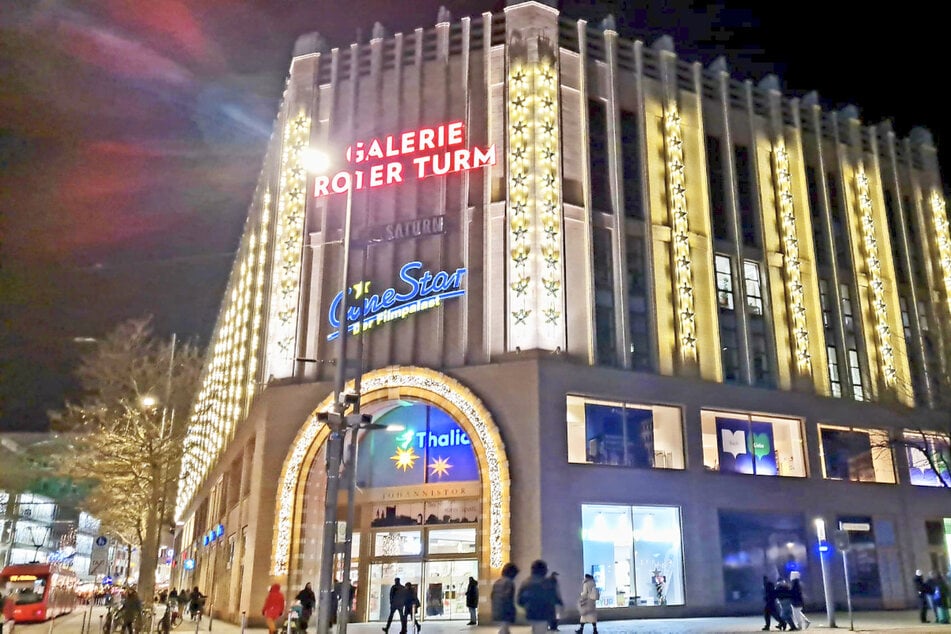 Die Galerie Roter Turm in Chemnitz begrüßt am verkaufsoffenen Sonntag (15.12.) ihre Kunden.