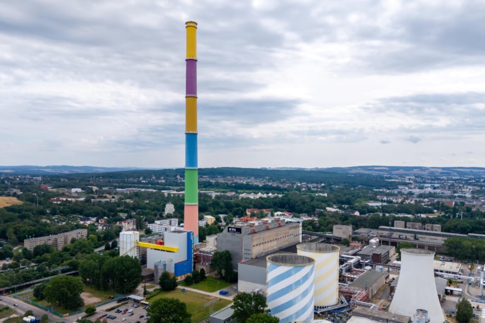 Der bunte Lulatsch mit einer Höhe von 302 Metern im HKW Nord.