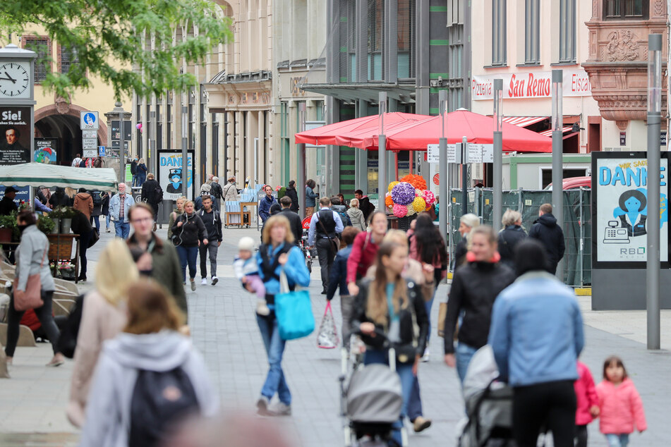 Sowohl auf der Grimmaischen Straße als auch auf der Petersstraße, könnt Ihr die Theaterstücke entdecken.