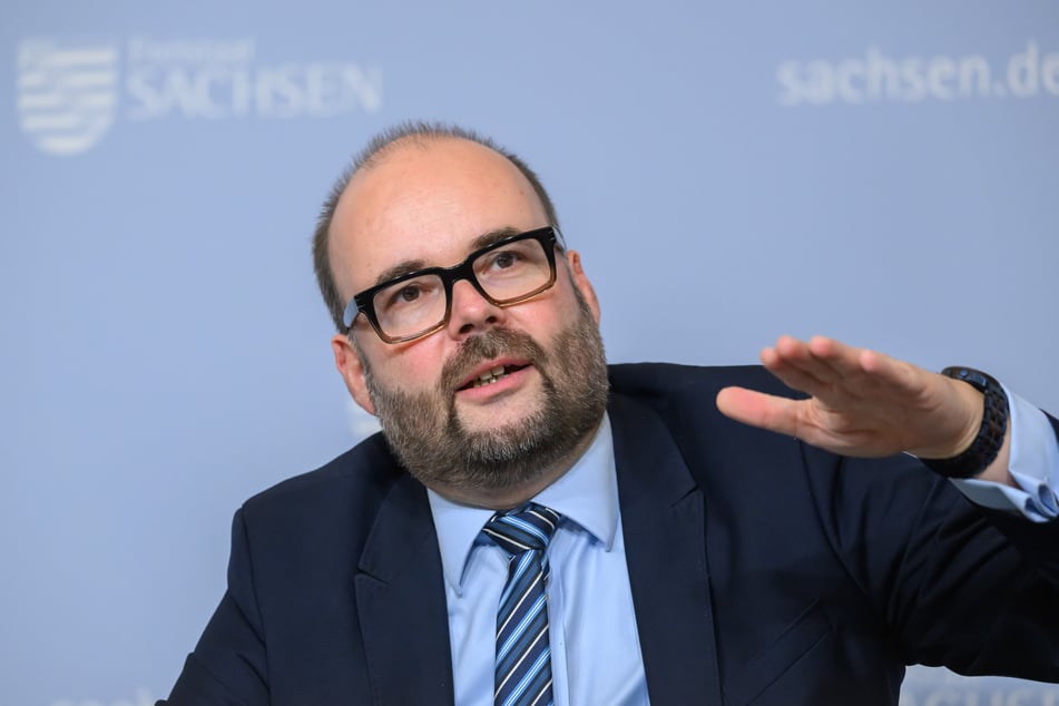 Christian Piwarz (50, CDU) musste wegen des Sonderzeichen-Verbots auch Kritik einstecken.