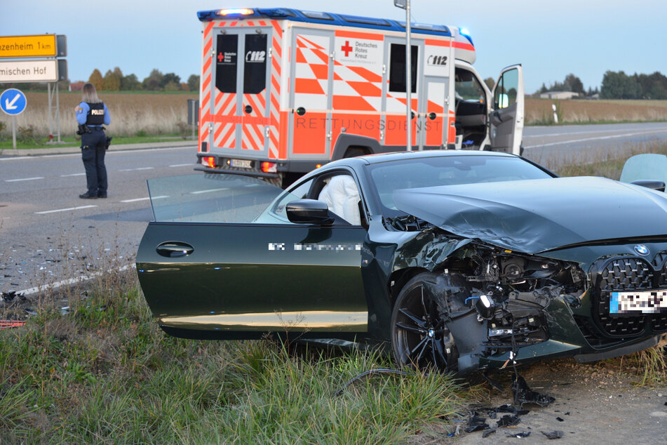 Schwerer Verkehrsunfall in Mittelhessen: Mercedes rauscht in BMW-Sportwagen