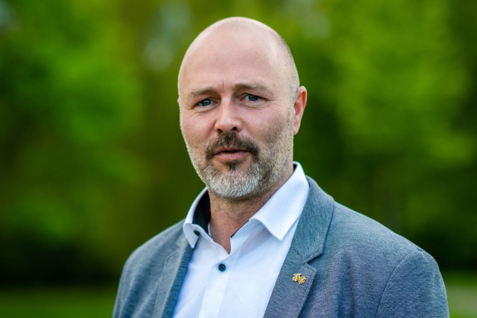 AfD-Fraktion-Chef Nico Köhler (49) fordert genauere Zahlen, wie sich Migration auf Stadtteile, Schulen und Verwaltung auswirkt.