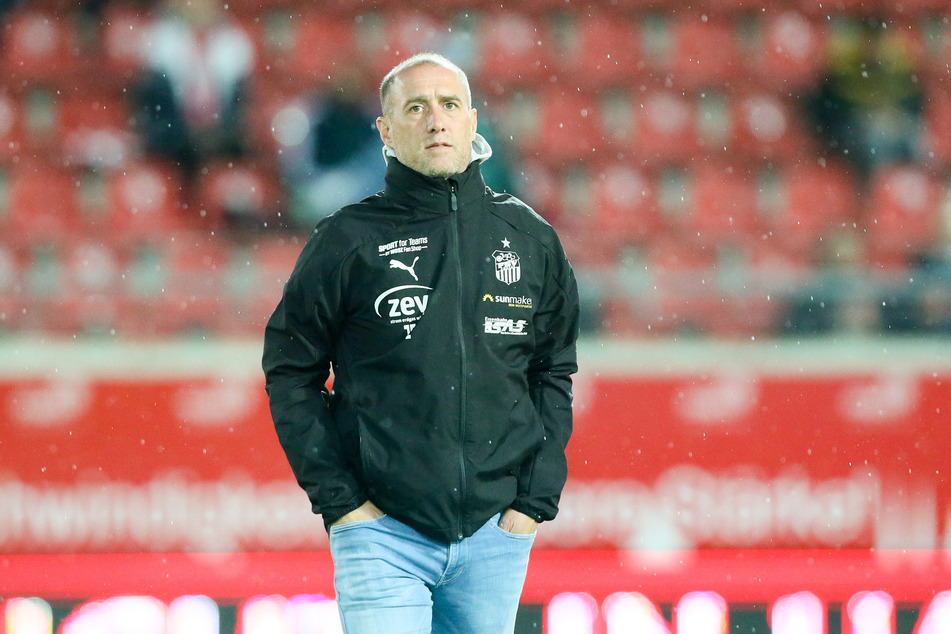 FSV-Coach Joe Enochs fordert von seiner Mannschaft, dass die auch ohne Fans im Stadion eine Topleistung abliefert.