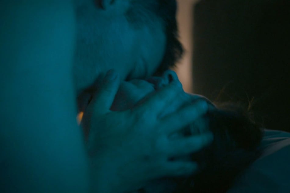 Ben und Gabriella haben erstmals Sex.
