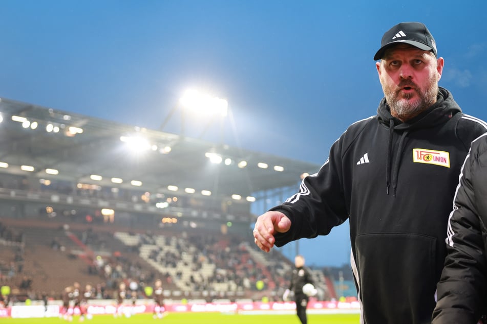 Steffen Baumgart (53), Trainer bei Union Berlin, will sich mit seinem Team vom Tabellenkeller absetzen.