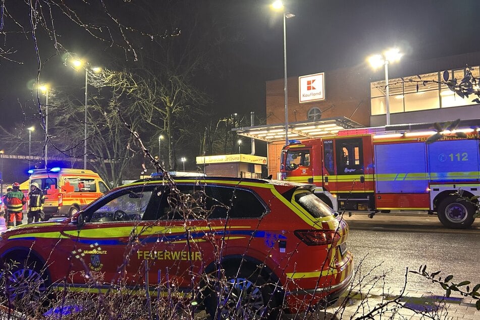 Polizei, Feuerwehr und Rettungsdienst waren vor Ort im Einsatz.