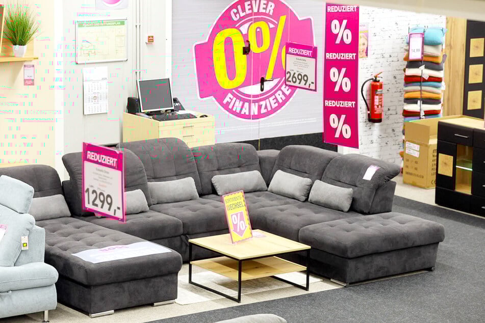 Bei Möbel Boss in Gütersloh kann am Sonntag (3.5.) von 13 bis 18 Uhr ordentlich gespart werden.