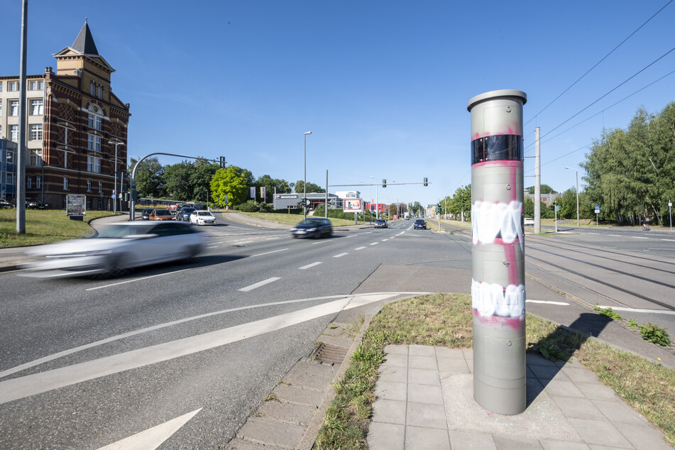 Das Messgerät an der Kreuzung Zwickauer Straße/Barbarossastraße wurde nun bereits zum sechsten Mal beschmiert.