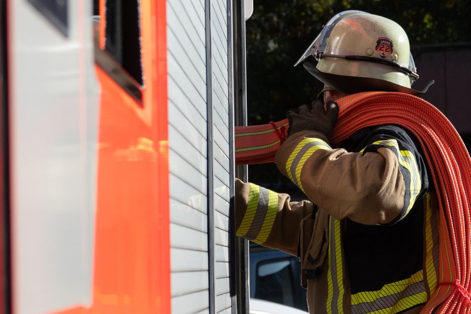 Die Flammen konnten durch die angerückten Einsatzkräfte gelöscht werden. (Symbolbild)