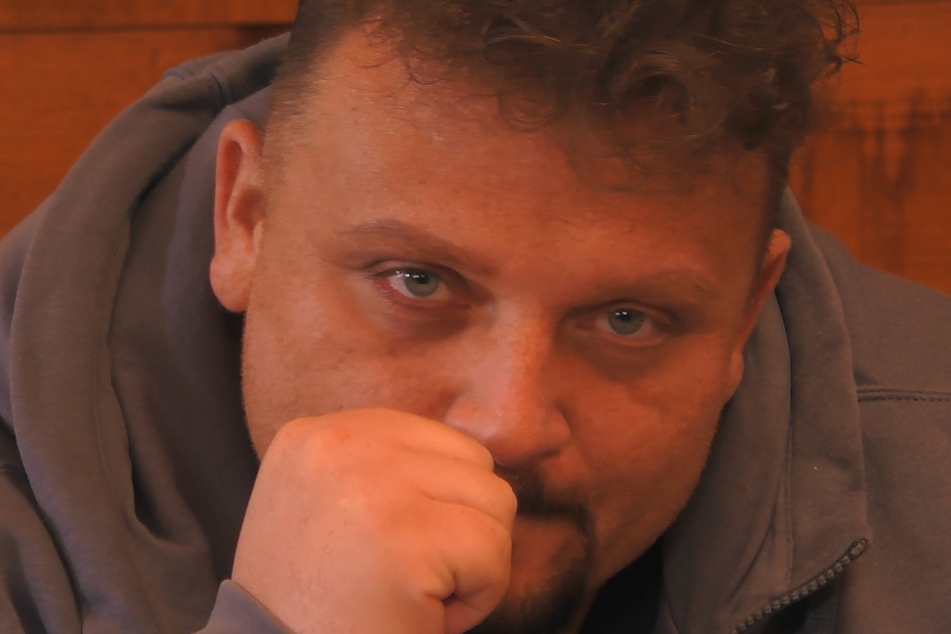 Menowin (32) ist sehr nachdenklich im Reality-TV-Projekt.