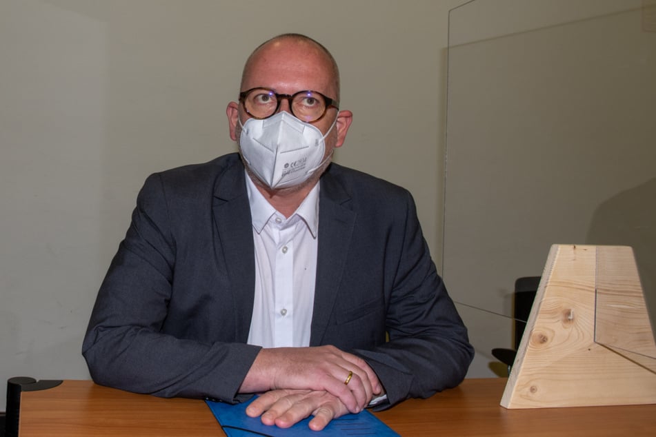Peter Hummel (Freie Wähler) sitzt im Amtsgericht.