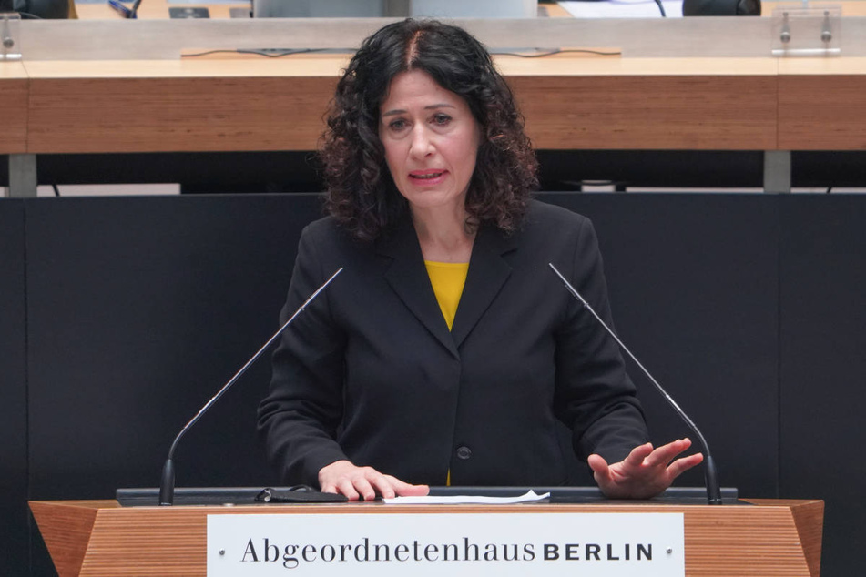 Bettina Jarasch (54, Grüne) bezieht am Donnerstag im Abgeordnetenhaus Stellung zur Stärkung des Verbraucherschutzes in der Klimakrise.